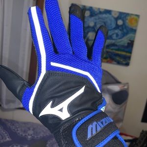 Women's Mizuna softball gloves Sz Lg new